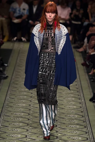 Look 80